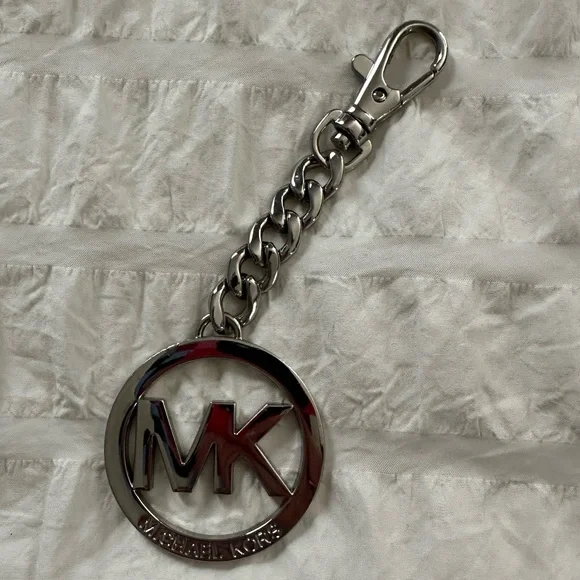 MICHAEL KORS MK Silver Keychain - Picture 1 of 6